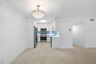 315 Venetian Dr unit 4, Delray Beach, FL 33483 - photo 4