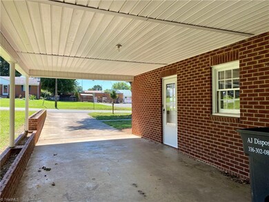 123 Nolen Ave, Asheboro, NC 27205 - photo 4