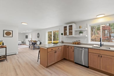 4 Quincy Rd unit A, Londonderry, NH 03053 - photo 5