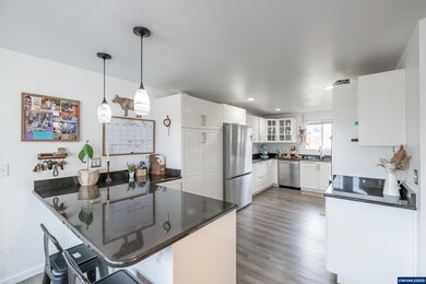 213 NW Lalack Ct, Dallas, OR 97338 - photo 7