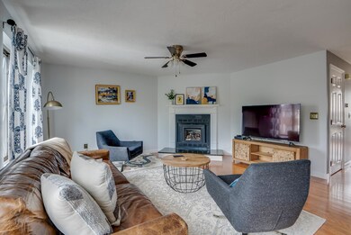 5 Rollins Ct, Merrimack, NH 03054 - photo 4