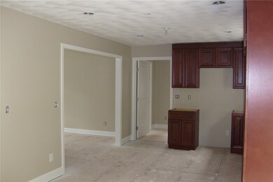 Kitchen almost fully installed.  Will have hardwoo