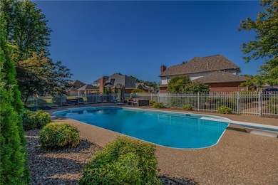 21 S Windsor Dr, Rogers, AR 72758 - photo 2