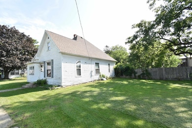 307 S Center St, Boswell, IN 47921 - photo 3