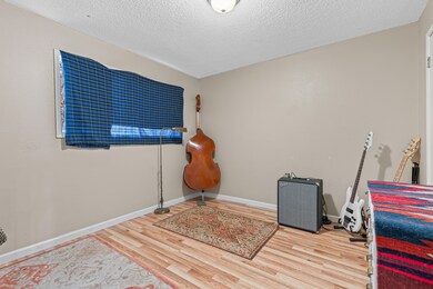 400 N 10th St, Central Point, OR 97502 - photo 6