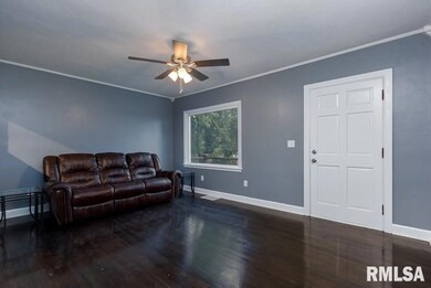 1030 E 18th St, Davenport, IA 52803 - photo 3