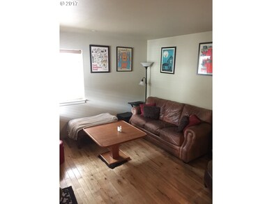 1941 NW Monterey Pines Dr unit 2, Bend, OR 97701 - photo 2