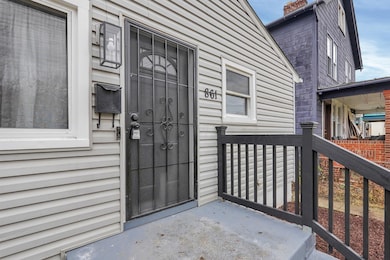 5-web-or-mls-861-e-4th-ave