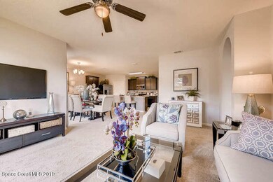 Cali-small-002-1-Living Room-666x445-72d