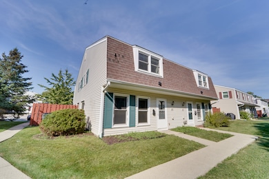 1883 Jamestown Cir unit 3222, Hoffman Estates, IL 60169 - photo 2