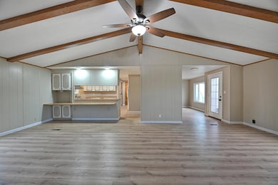11.Breakfast bar_Great room
