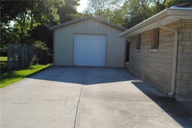 3032 Griffa Ave, Columbus, IN 47203 - photo 2