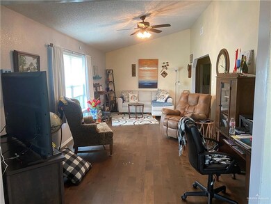 840 Santa Anna Dr, Alamo, TX 78516 - photo 5