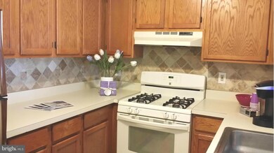 12585 Kempston Ln unit 13, Woodbridge, VA 22192 - photo 7