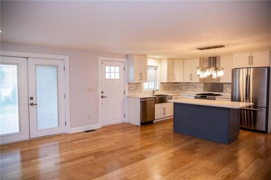 11 Nobert St unit B, Warren, RI 02885 - photo 5