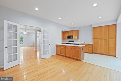 3111 Sutherland Hill Ct, Fairfax, VA 22031 - photo 3