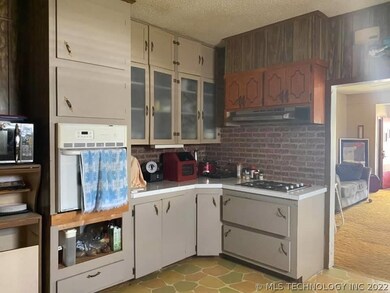 1325 N Oklahoma Ave, Okmulgee, OK 74447 - photo 5