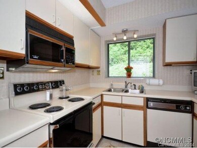 201 Cheyenne Ct, Asheville, NC 28803 - photo 7