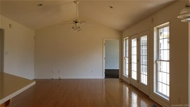 1836 Tennessee Ct, Lincolnton, NC 28092 - photo 5