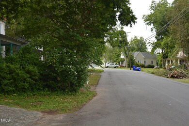 722 N 3rd Ave, Siler City, NC 27344 - photo 3