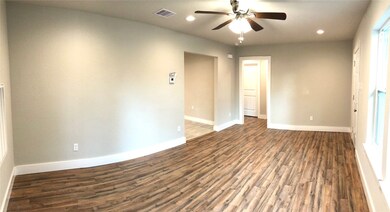 407 Plymouth St, Houston, TX 77022 - photo 4