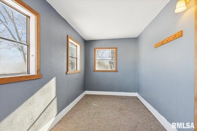 3312 Garfield St, Clinton, IA 52732 - photo 4