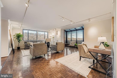 Harper House unit 1212, Baltimore, MD 21210 - photo 2