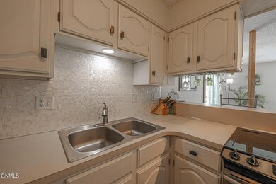 1105 Jefferson Ave-05