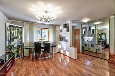 006_Living Room