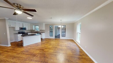 DEN/KITCHEN