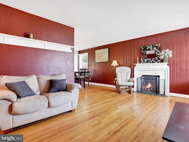 410 Lawrence Ave, Reading, PA 19609 - photo 3