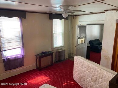 608 E Bertsch St, Lansford, PA 18232 - photo 4