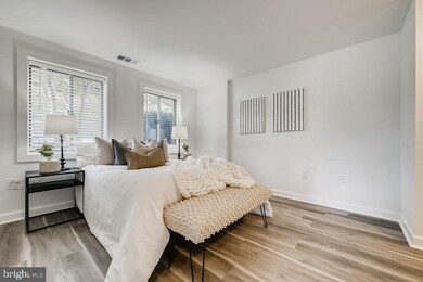 431 S Sharp St, Baltimore, MD 21201 - photo 6