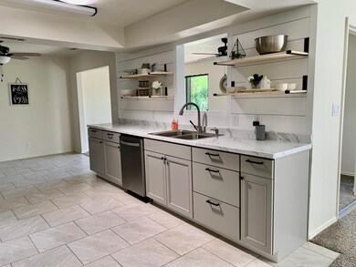 880 Mckinley Way, Saint George, UT 84790 - photo 7