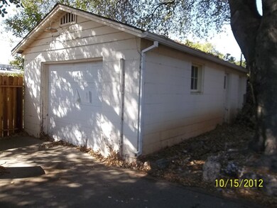 Detached garage