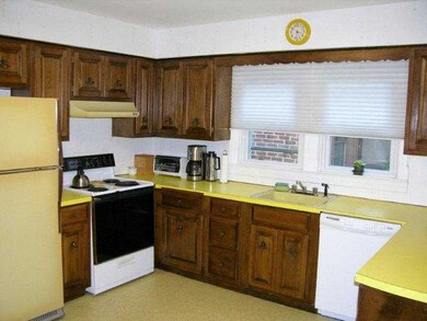 208 Chace Ave, Providence, RI 02906 - photo 6