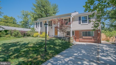 13126 Mercury Ln, Fairfax, VA 22033 - photo 3