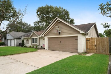 7458 Woodoak Dr, Houston, TX 77040 - photo 3