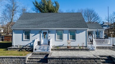 10 Wayne St, Fall River, MA 02721 - photo 2
