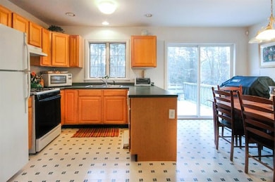 52 Pond View Dr, Oak Bluffs, MA 02557 - photo 6