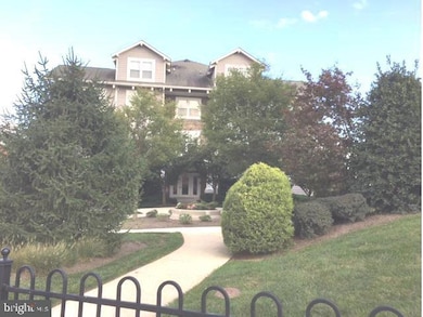 12828 Clarksburg Square Rd unit 303, Clarksburg, MD 20871 - photo 2