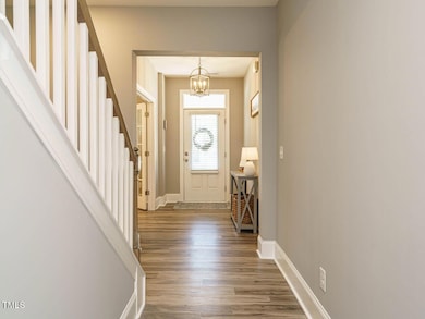 007-1280x960-entry-hall