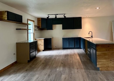 5455 11th St, Malone, FL 32445 - photo 2