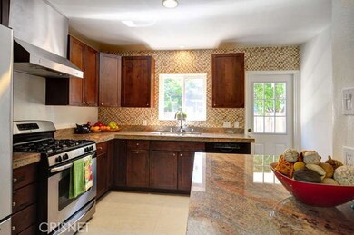 22054 Dumetz Rd, Woodland Hills, CA 91364 - photo 6