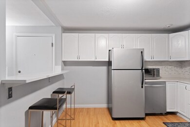 74 Beach St unit 6-2, Woburn, MA 01801 - photo 2