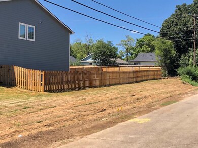 901 W Collins St, Denison, TX 75020 - photo 3