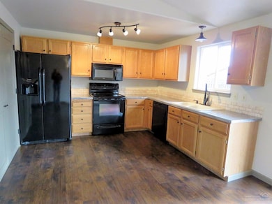 1524 SW 34th St, Redmond, OR 97756 - photo 4