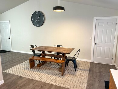 1644 SE Riviera Dr, Bend, OR 97702 - photo 4