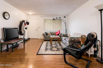 13665 N Garden Court Dr, Sun City, AZ 85351 - photo 2