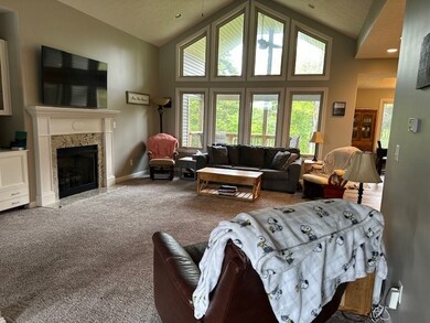 6716 Westbrook Dr, Columbus, IN 47201 - photo 4